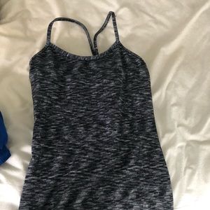 Lululemon PowerY tank Sz 4